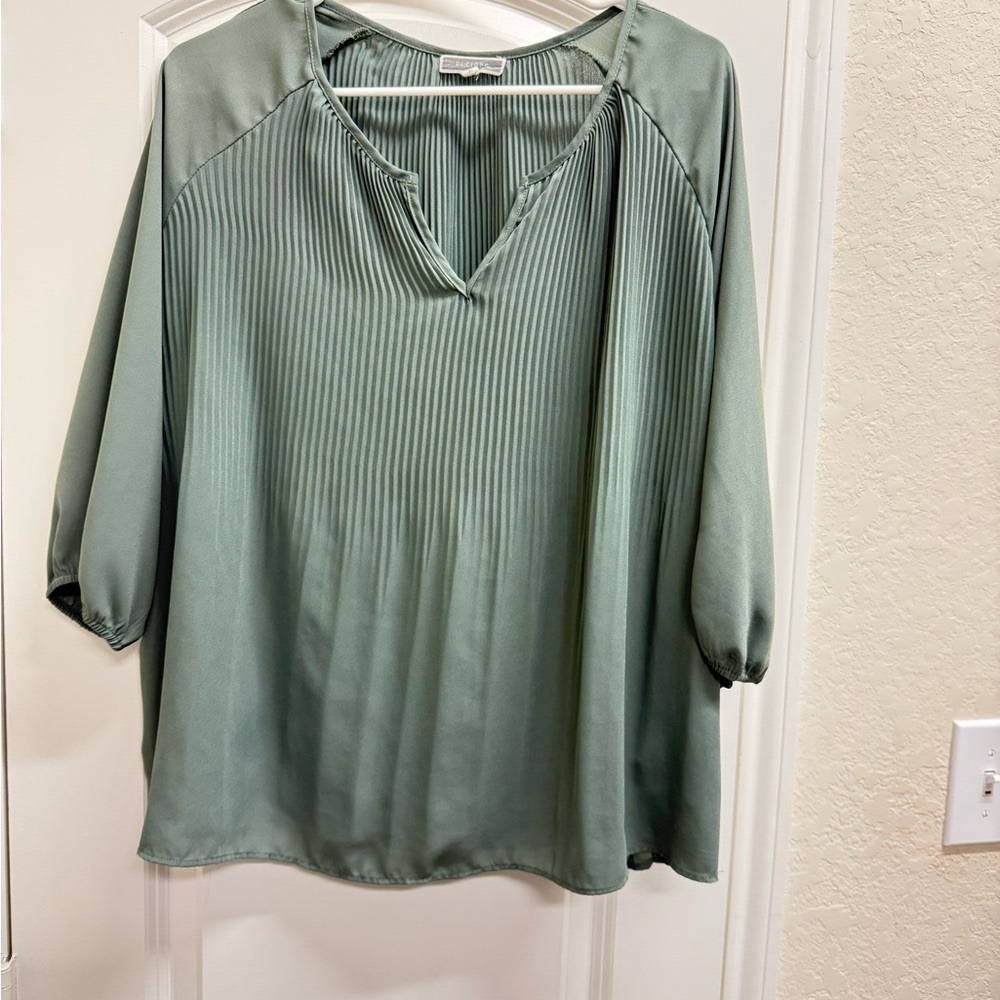 Elegant Green Women's Top